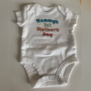 🎉3/$20🎉 Carter's  Mothers Day Baby One-Piece Bodysuit with Multicolor Lettering